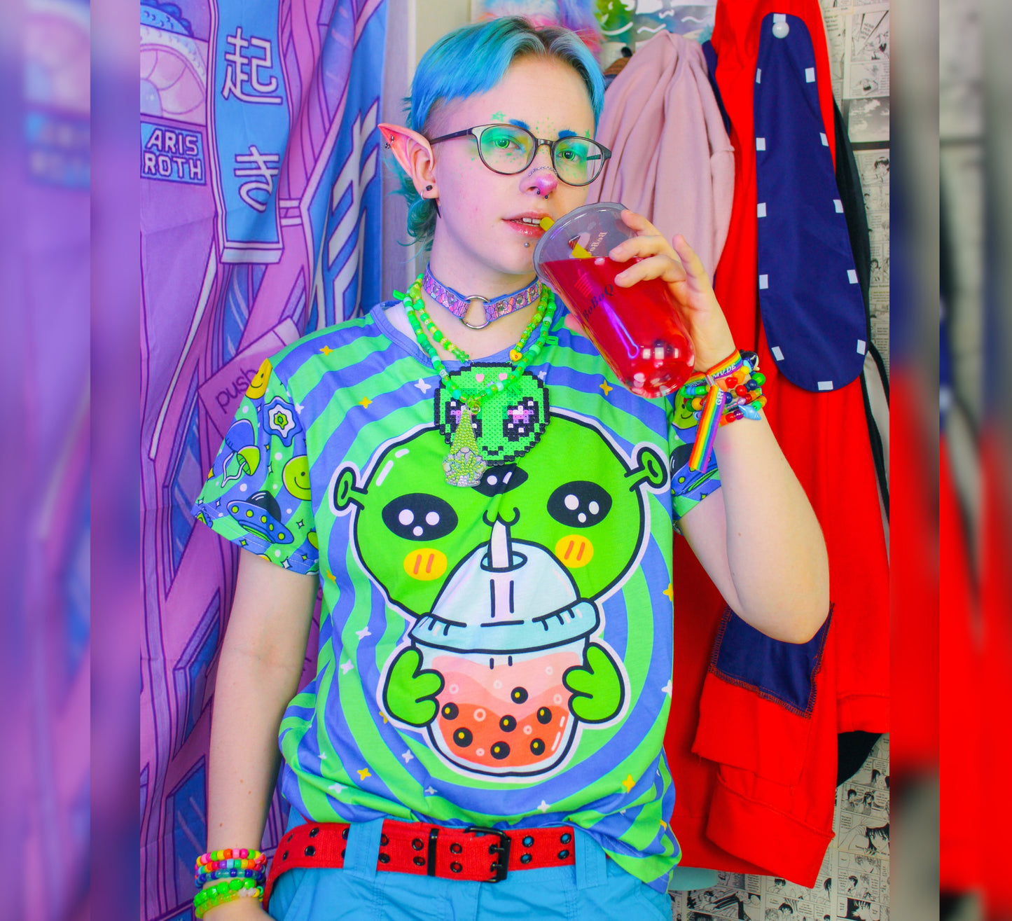 Model wearing Harajuku Kidcore Alien t-shirt