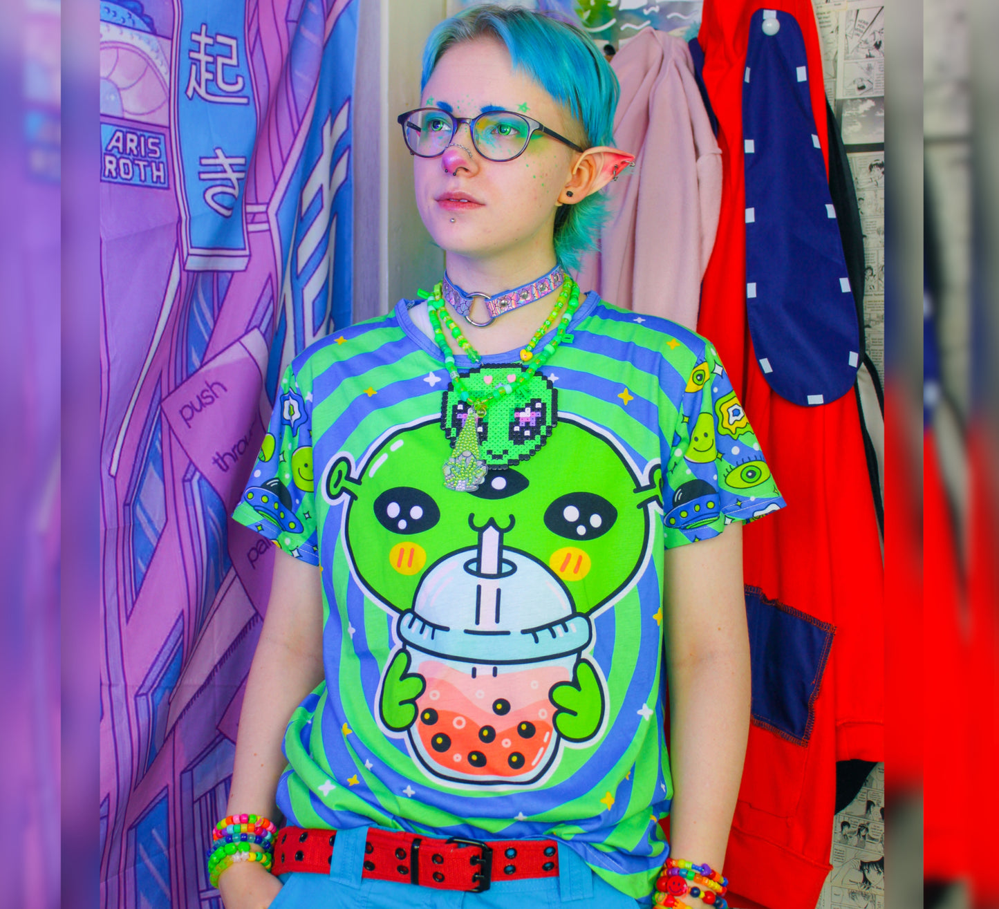 Model wearing Harajuku Kidcore Alien t-shirt