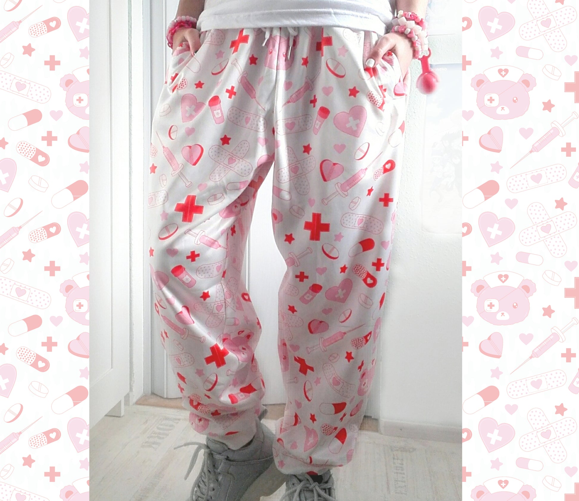 Model wearing Creepy Cute Menhera Kei and Yami kawaii aesthetic jogger pant