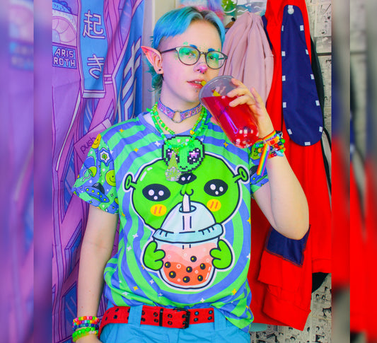 Model wearing Harajuku Kidcore Alien t-shirt