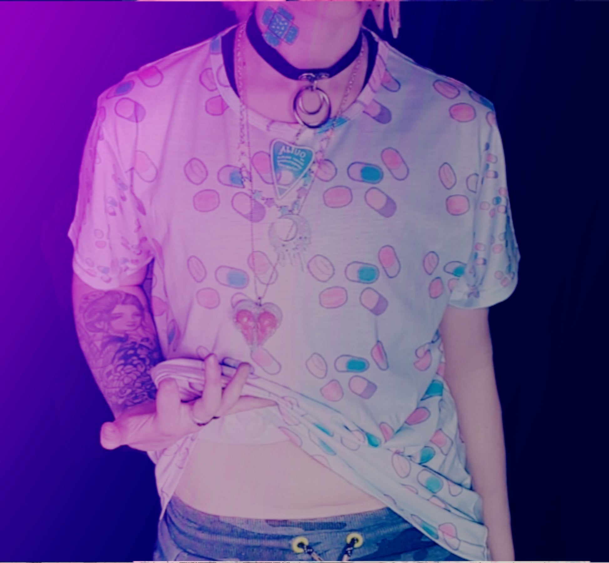 model wearing Menhera kei pills t-shirt 