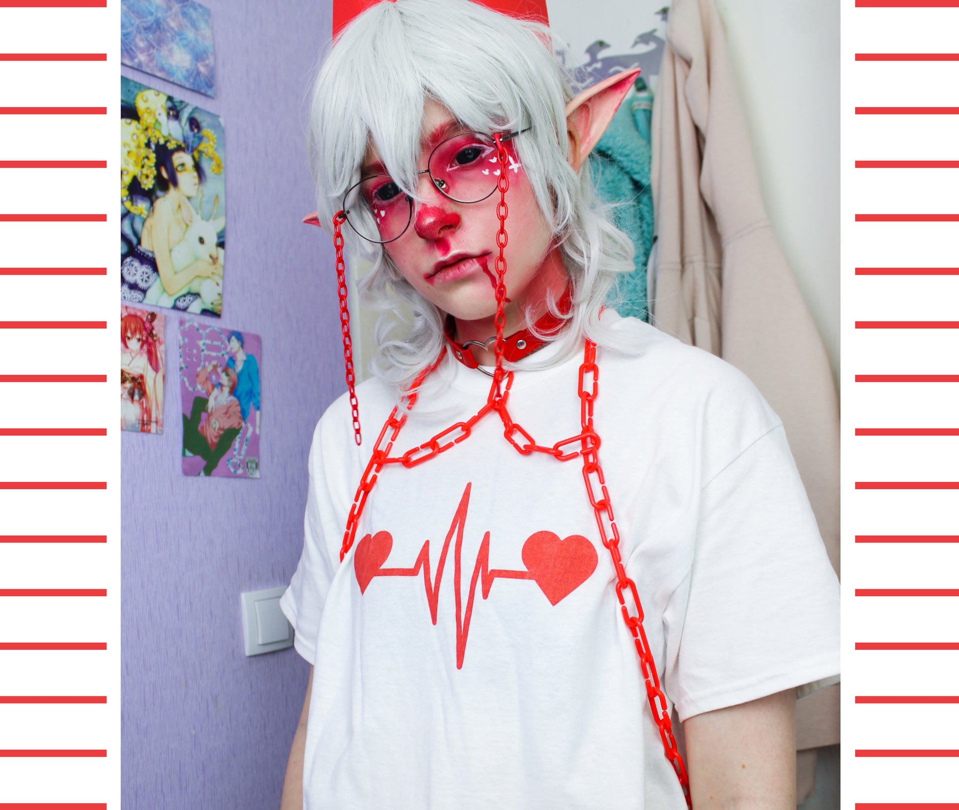 Young boy wearing a menhera kei t-shirt with heart desing.
